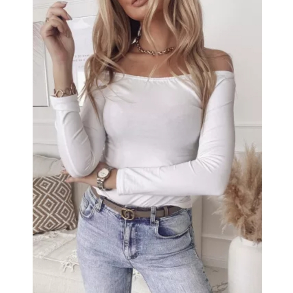 ♥️New boutique slim fit off the shoulder top